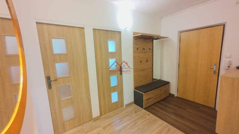 Timeline 18_00086400.jpg