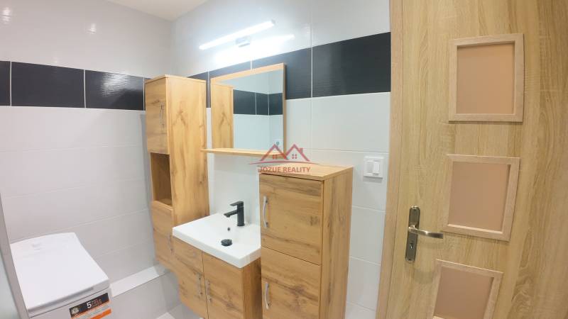 Timeline 1_00086400.jpg